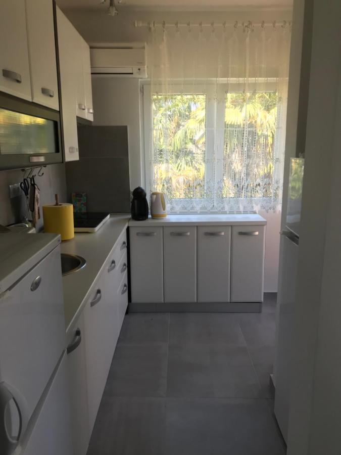 Apartment Aquamarin, Blizu Mora S Pogledom Na More, Za Do 6 Osoba Malinska Bagian luar foto