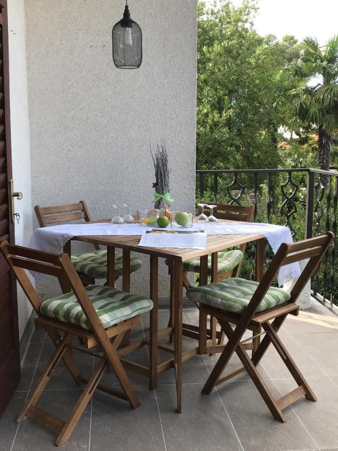 Apartment Aquamarin, Blizu Mora S Pogledom Na More, Za Do 6 Osoba Malinska Bagian luar foto