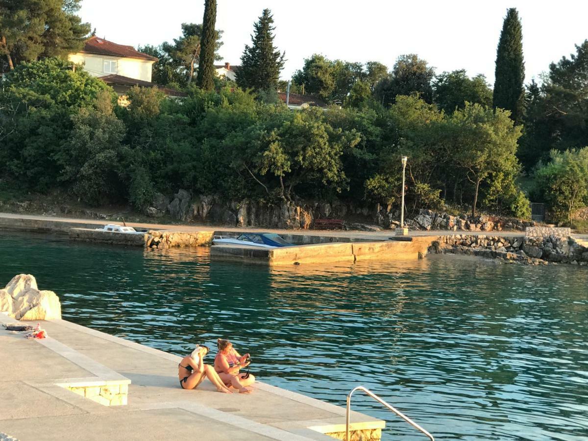 Apartment Aquamarin, Blizu Mora S Pogledom Na More, Za Do 6 Osoba Malinska Bagian luar foto