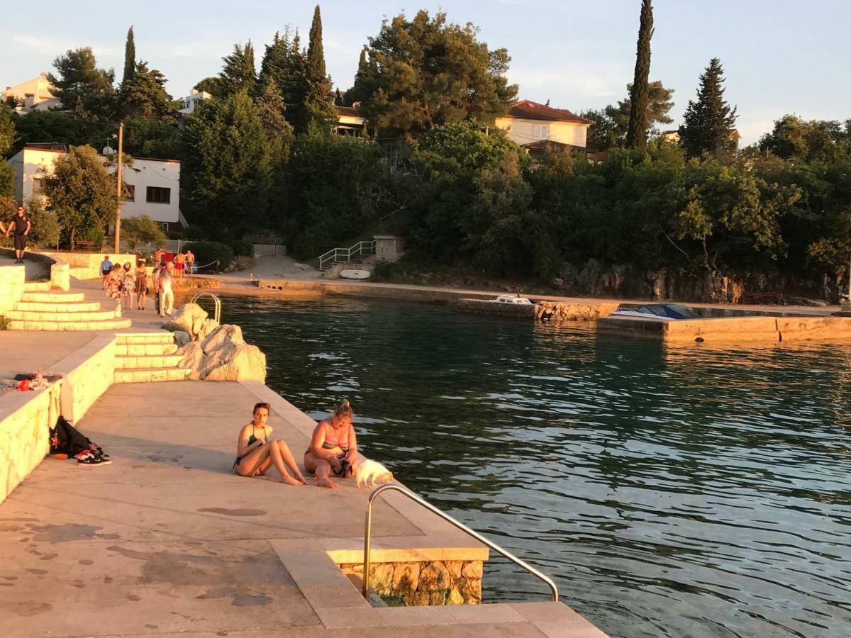 Apartment Aquamarin, Blizu Mora S Pogledom Na More, Za Do 6 Osoba Malinska Bagian luar foto